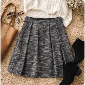 Excellent Madewell Sz 4 1937 “Countdown" Pleated Blk Structured Skirt w/ Pockets